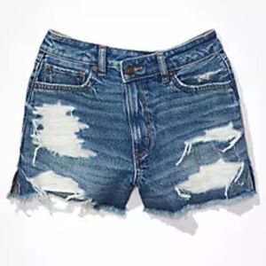 NWOT! American Eagle Outfitters “Strigid”Distressed Jean / Denim Mom Shorts